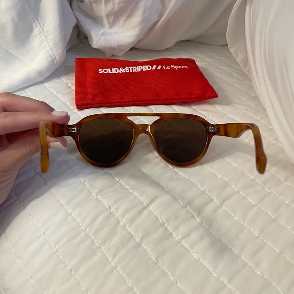 Le Specs The Jetties — Vintage Tort - Vintage Tort × SOLID-STRIPED - Picture 6 of 8